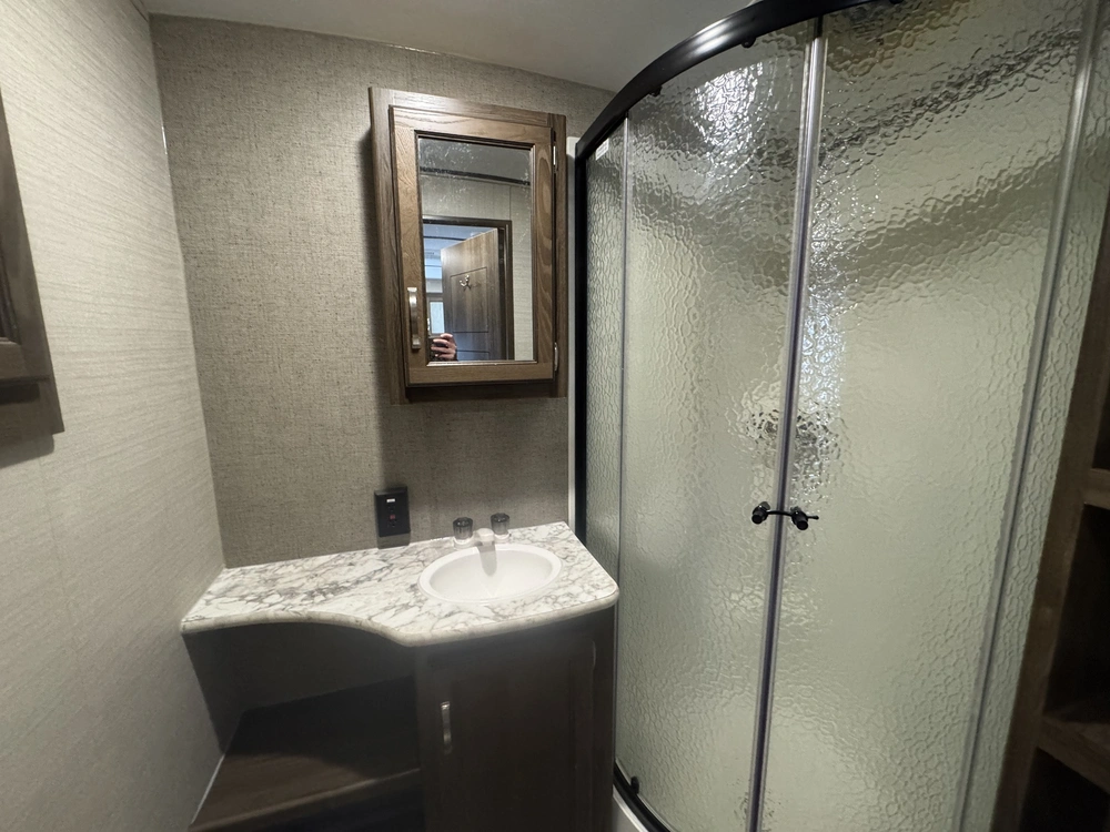 2019 Keystone Rv Premier 22rb alt