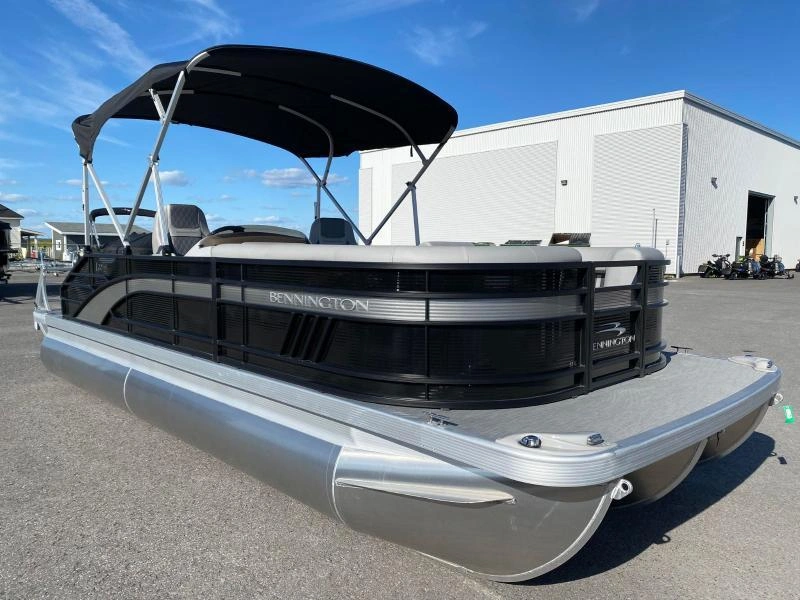 Bennington Marine L22 Swingback 3t Xpress Demo 2023 alt