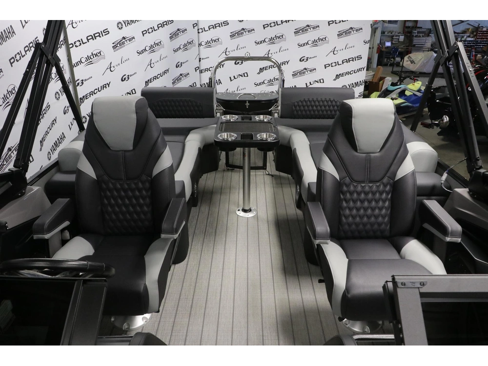 2026 Avalon Catalina 2585 Qls Windshield + Mercury 200 Hp alt