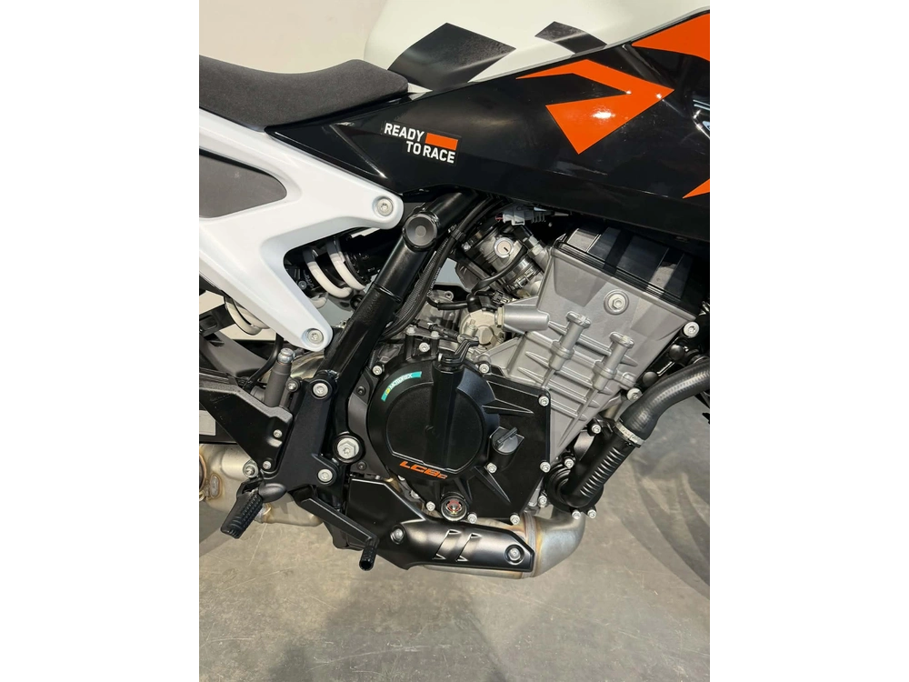 Ktm 990 Duke 2027 alt