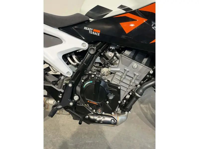 2027 KTM 990 DUKE