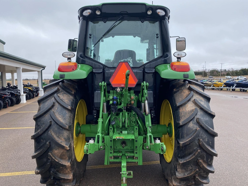 2023 John Deere 6110m alt