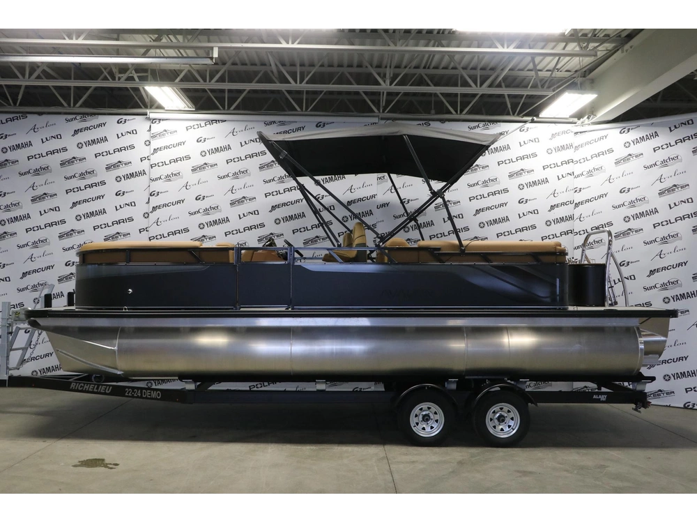 Avalon Venture 2385 Ql + Yamaha Vmax 115 Hp 2026 alt