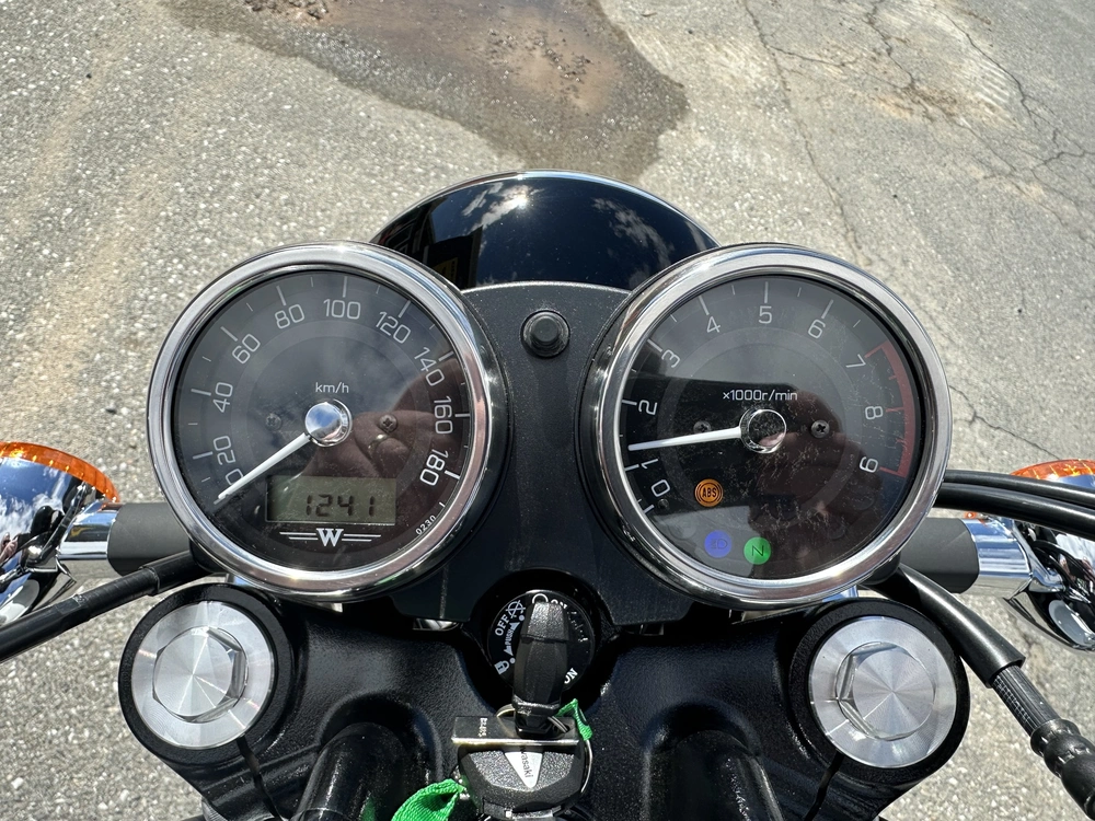 2026 Kawasaki W800 alt