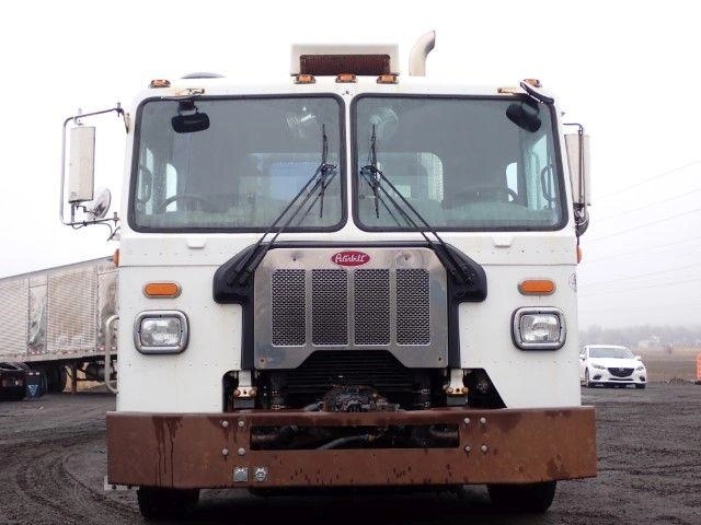 2020 Peterbilt 520