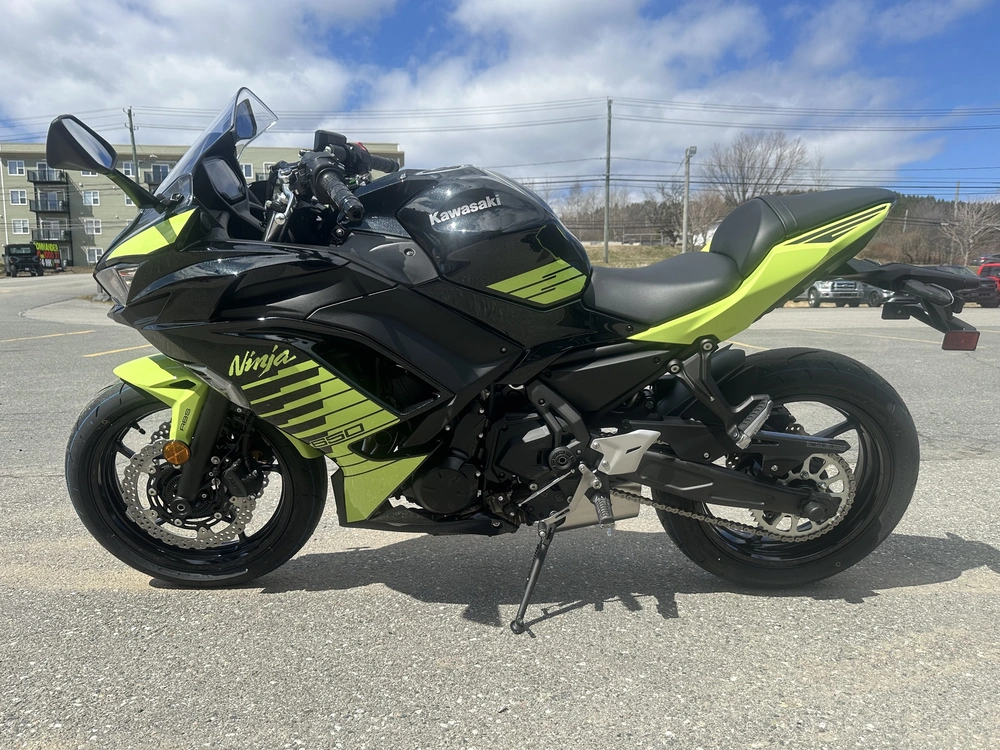 2026 Kawasaki Ninja 650 alt
