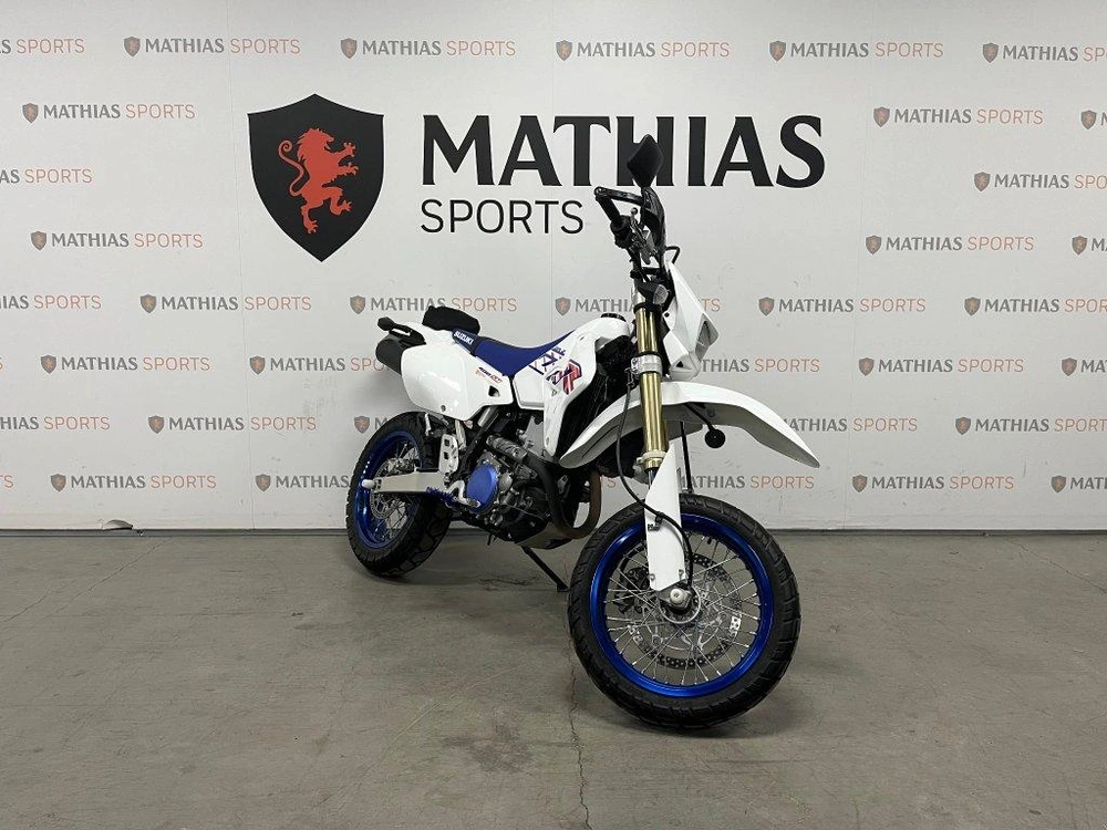 2023 Suzuki Drz400sm alt