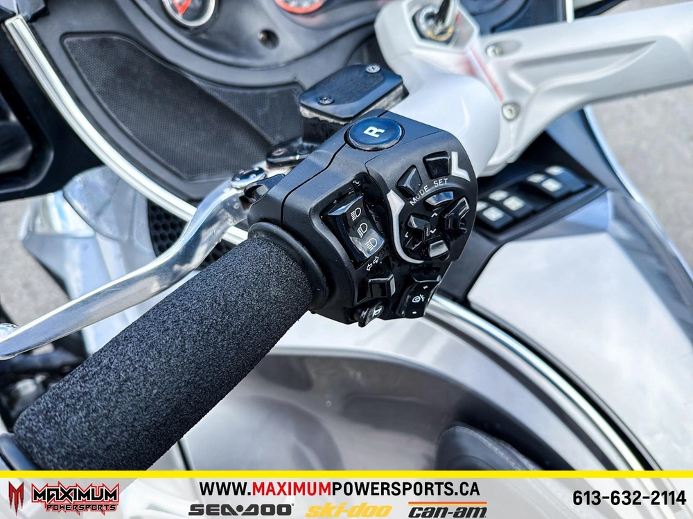 2012 Can-am Spyder Rt S alt