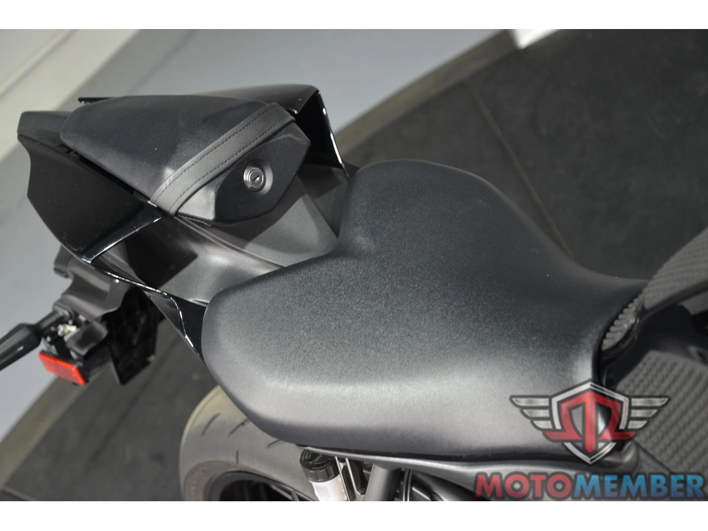 2025 Yamaha Yzf-r7 alt