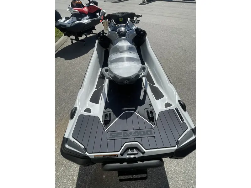 2026 Sea-Doo GTX LIMITED 325 (Sound system) thumbnail 5