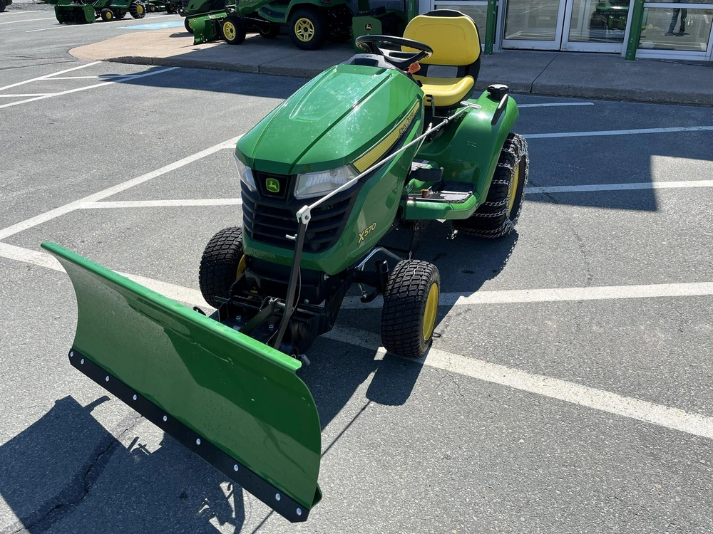 2024 John Deere X570 alt
