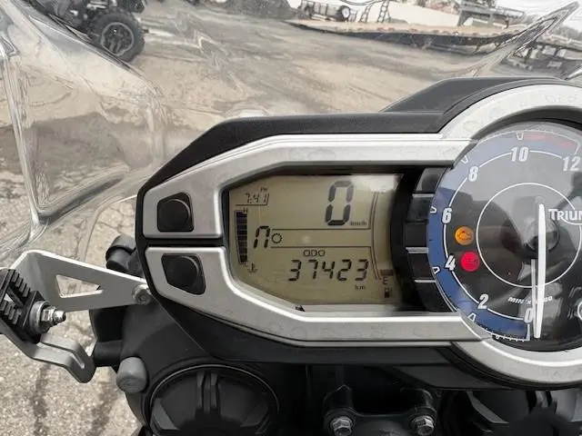 TRIUMPH TIGER 800 2012