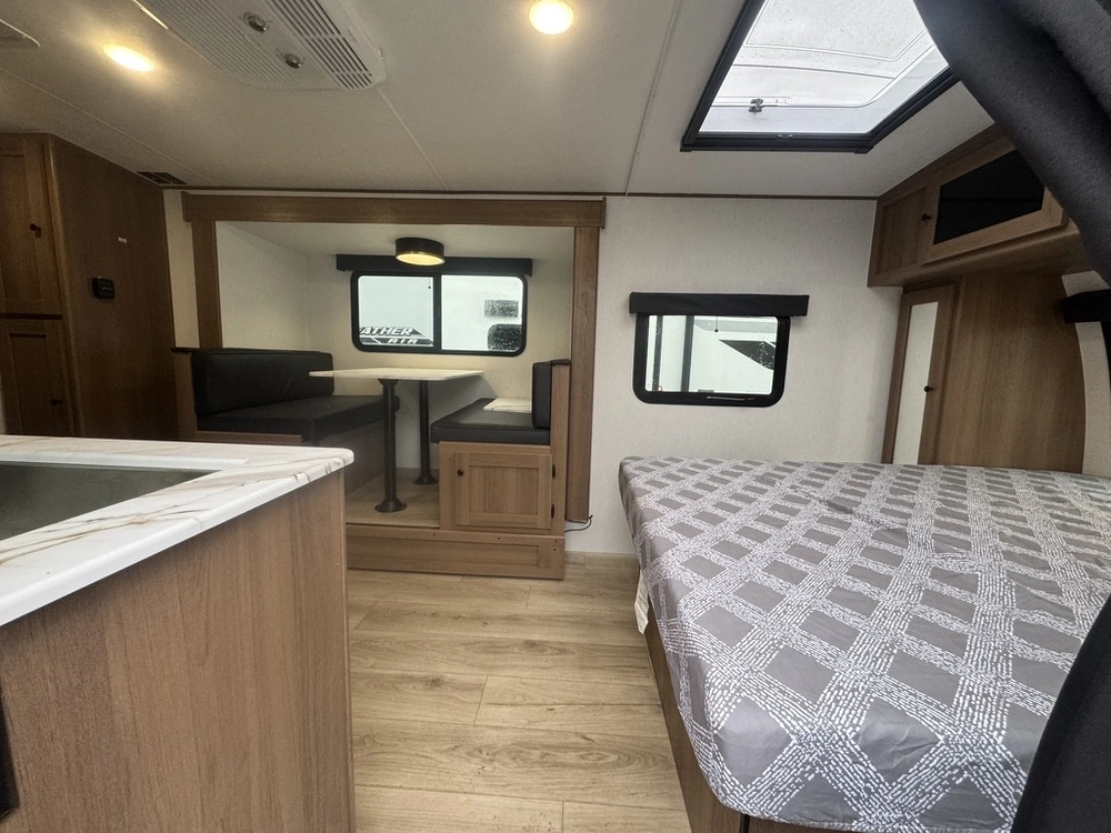 Coachmen Apex Nano 208bhs 2026 alt