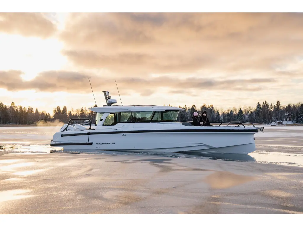Axopar 38 XC Cross Cabin  2026
