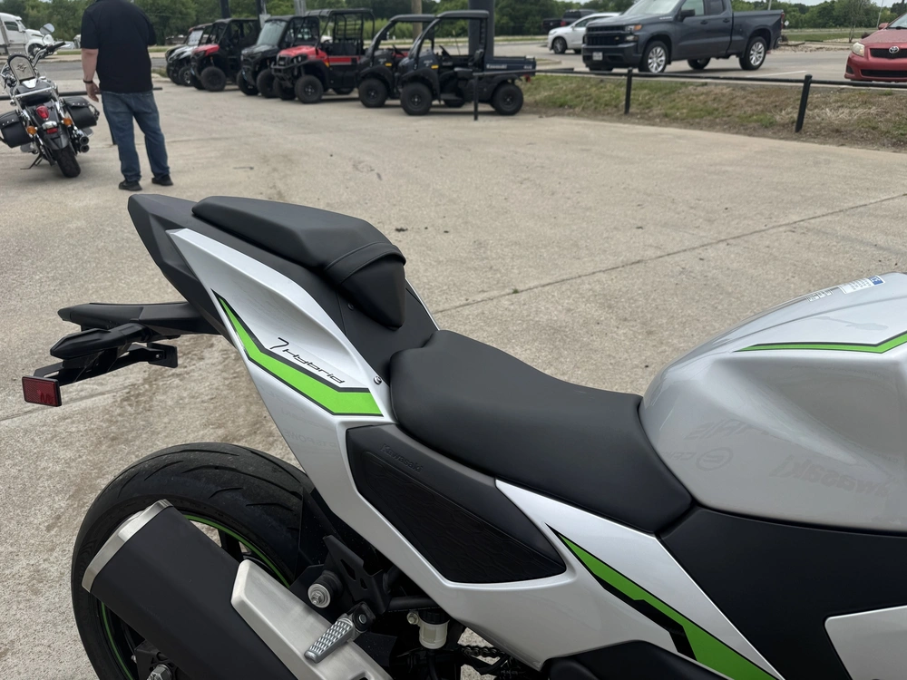2024 Kawasaki Ninja�� 7 Hybrid Abs Hybrid Abs alt