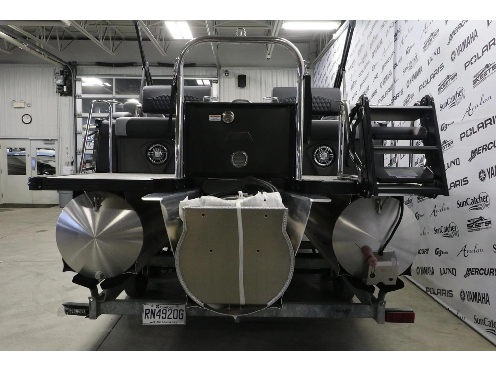 2026 Avalon Catalina 2585 Qls Windshield + Mercury 200 Hp alt