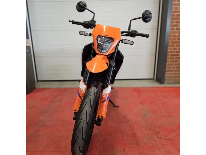 2025 KTM 390 SMC R