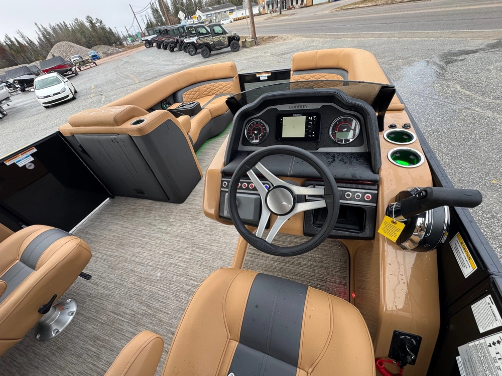 2026 Godfrey Marine Mc 235 Ultra Lounger Cocaptain alt