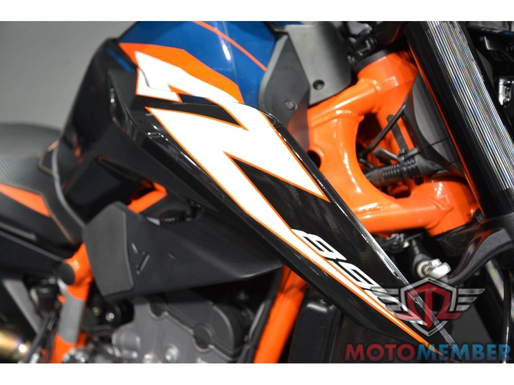 2022 Ktm Duke 890 R alt