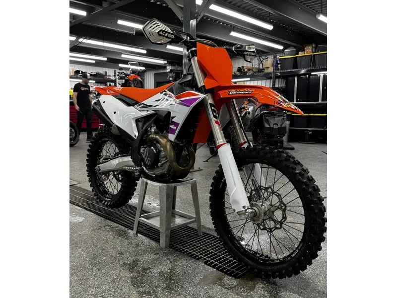 2024 KTM 450 SX-F thumbnail 8