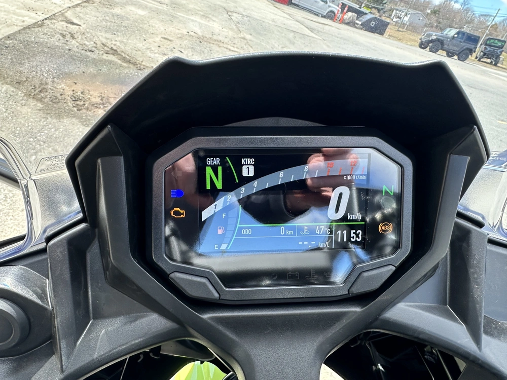 2026 Kawasaki Ninja 650 alt