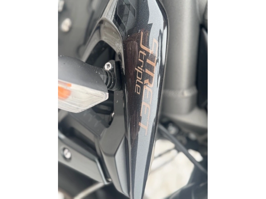 Triumph Street Triple 765 Rs 2023 alt