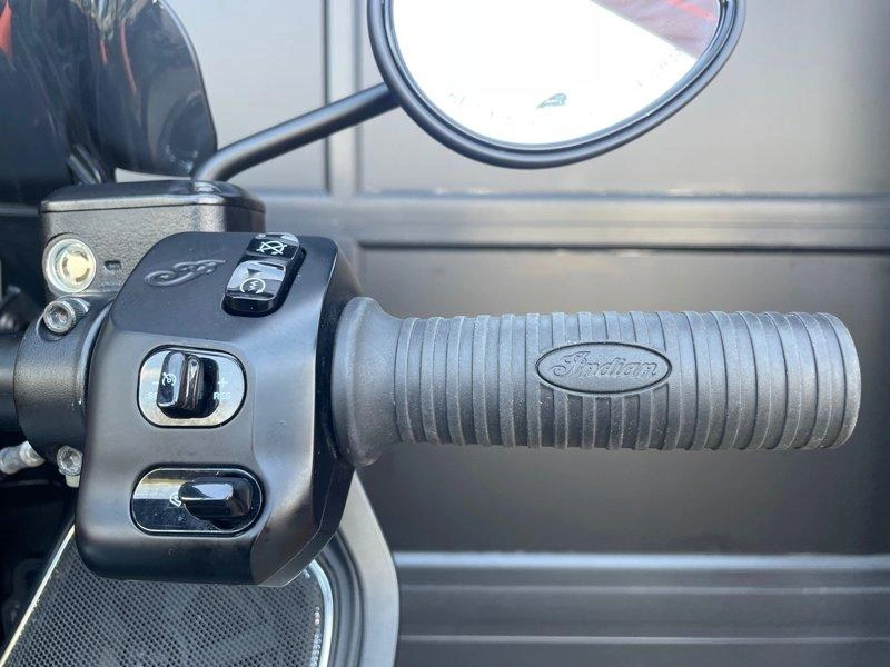 2020 Indian Motorcycle Challenger alt