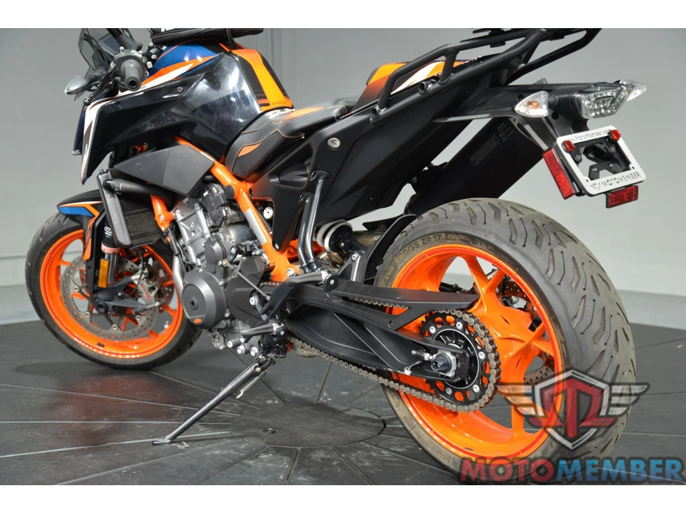 2022 Ktm Duke 890 R alt