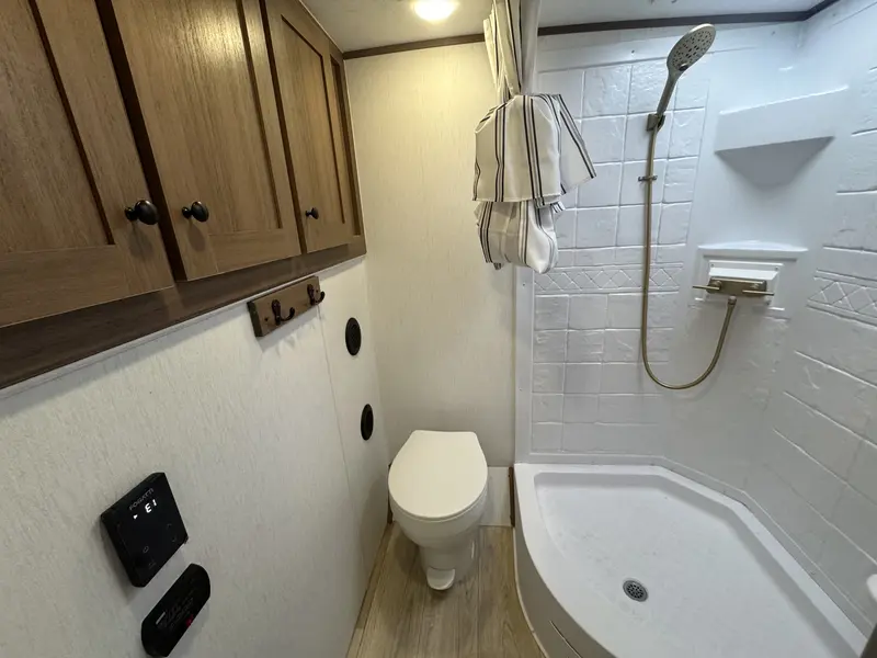 Coachmen APEX NANO 203RBK 2026
