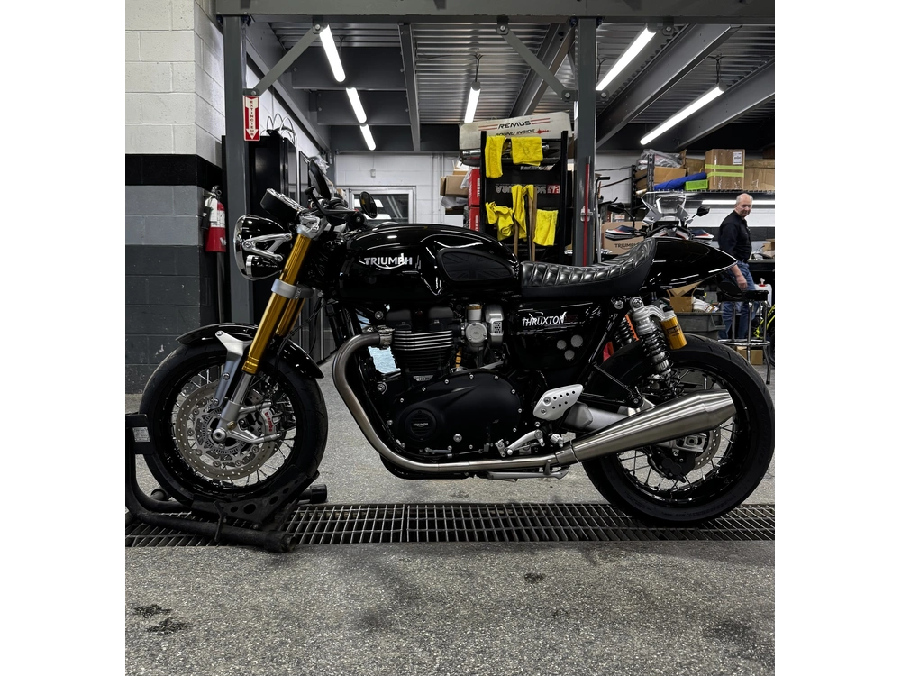 Triumph Thruxton 1200 Rs 2022 alt