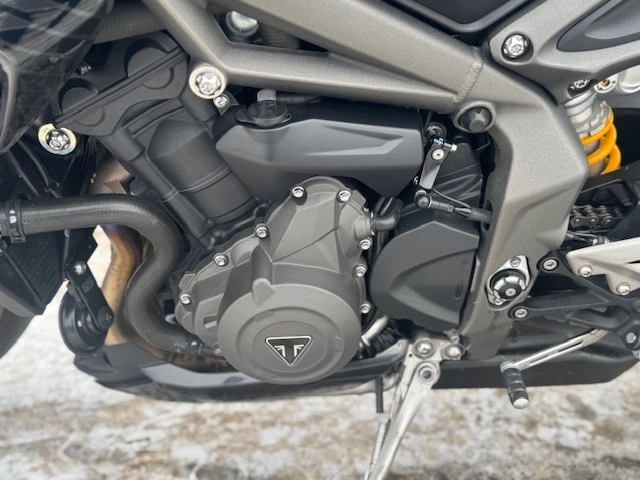 Triumph Street Triple 765 Rs 2023 alt