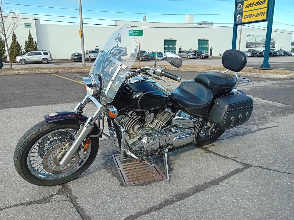 Yamaha V-star 1100 1999 alt