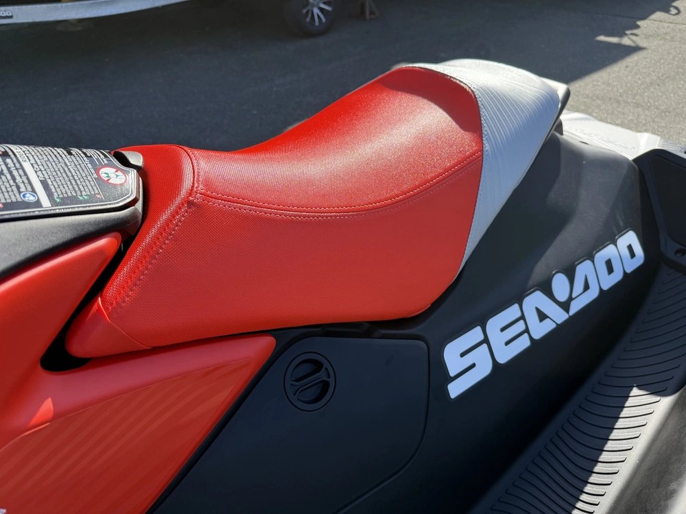 2026 Sea-doo Spark™ 1up Trixx-90 (sound System) alt