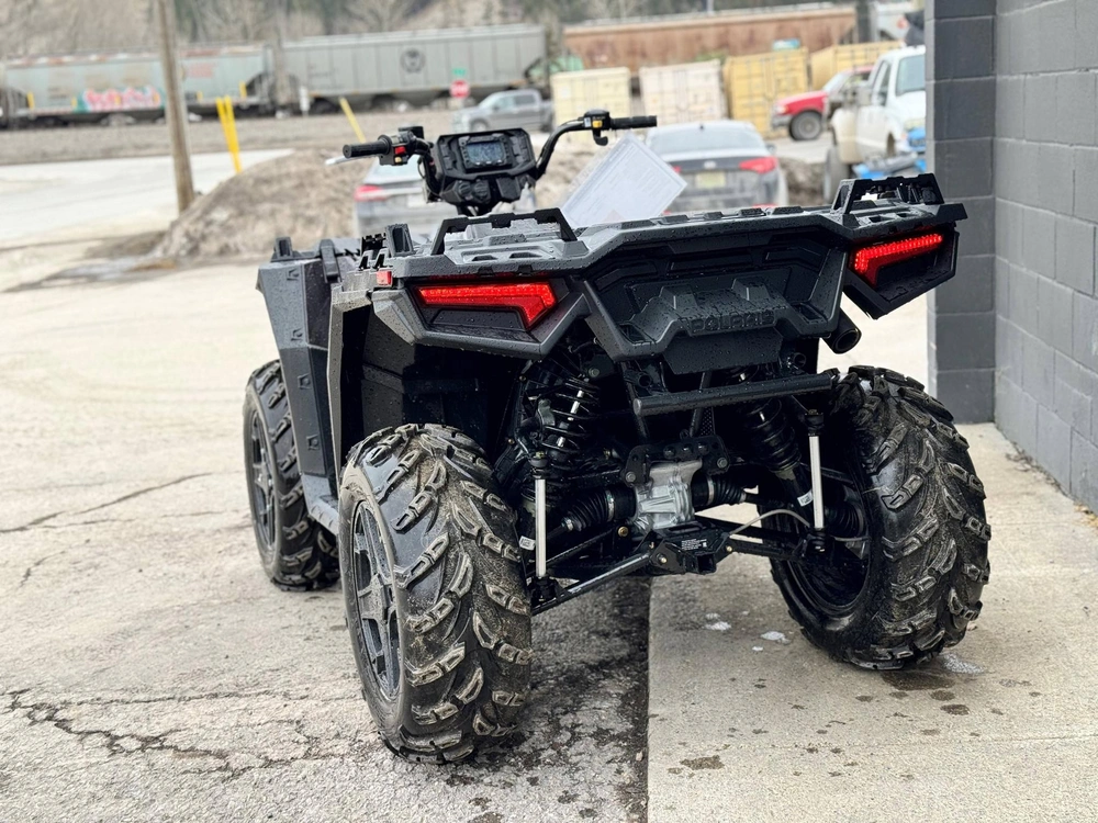2023 Polaris Sportsman 850 Premium Crimson Metallic alt