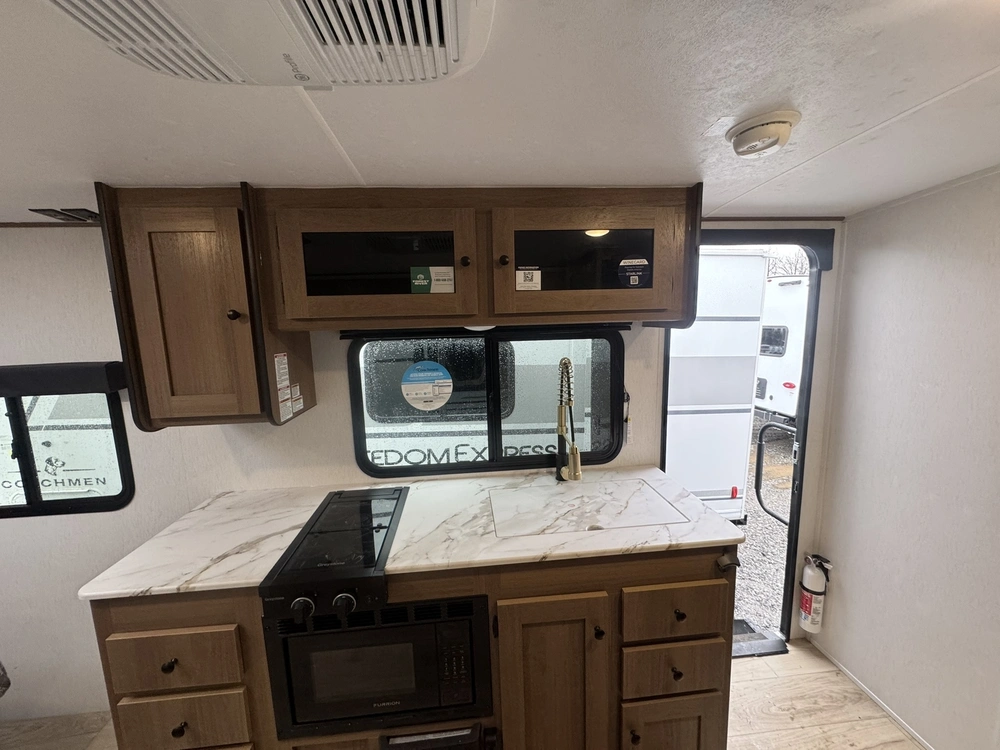 Coachmen Apex Nano 190rbs 2026 alt