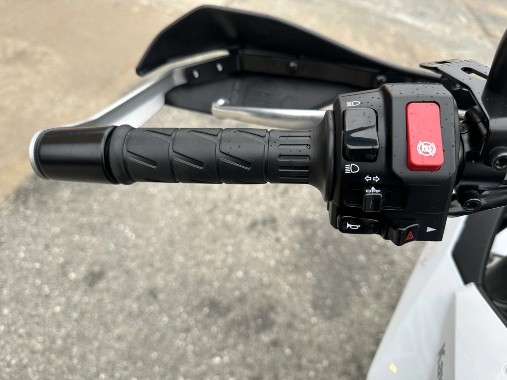 2026 Kawasaki Kle 500 Se alt