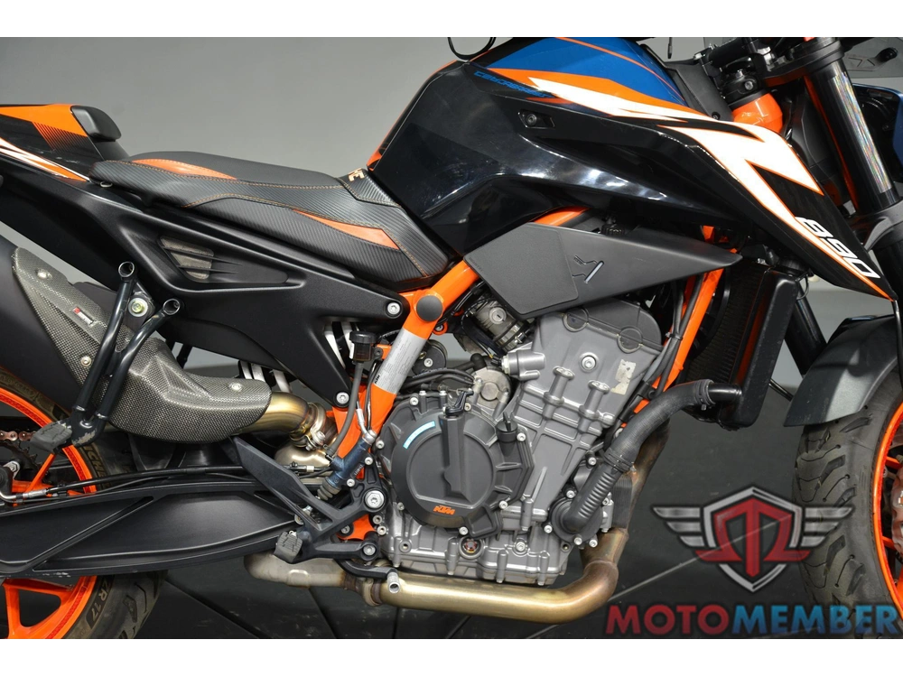 2022 Ktm Duke 890 R alt