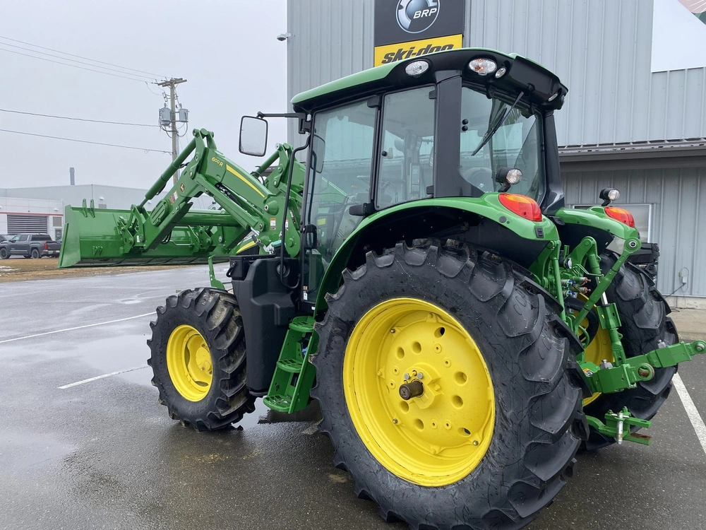 John Deere 6110m 2024 alt