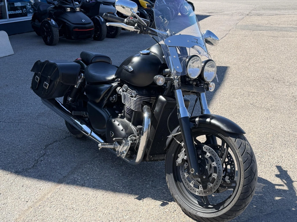 2012 Triumph Thunderbird alt