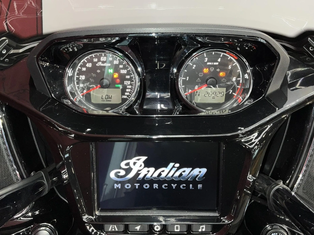 Indian Motorcycle Pursuit Limited 2024 alt