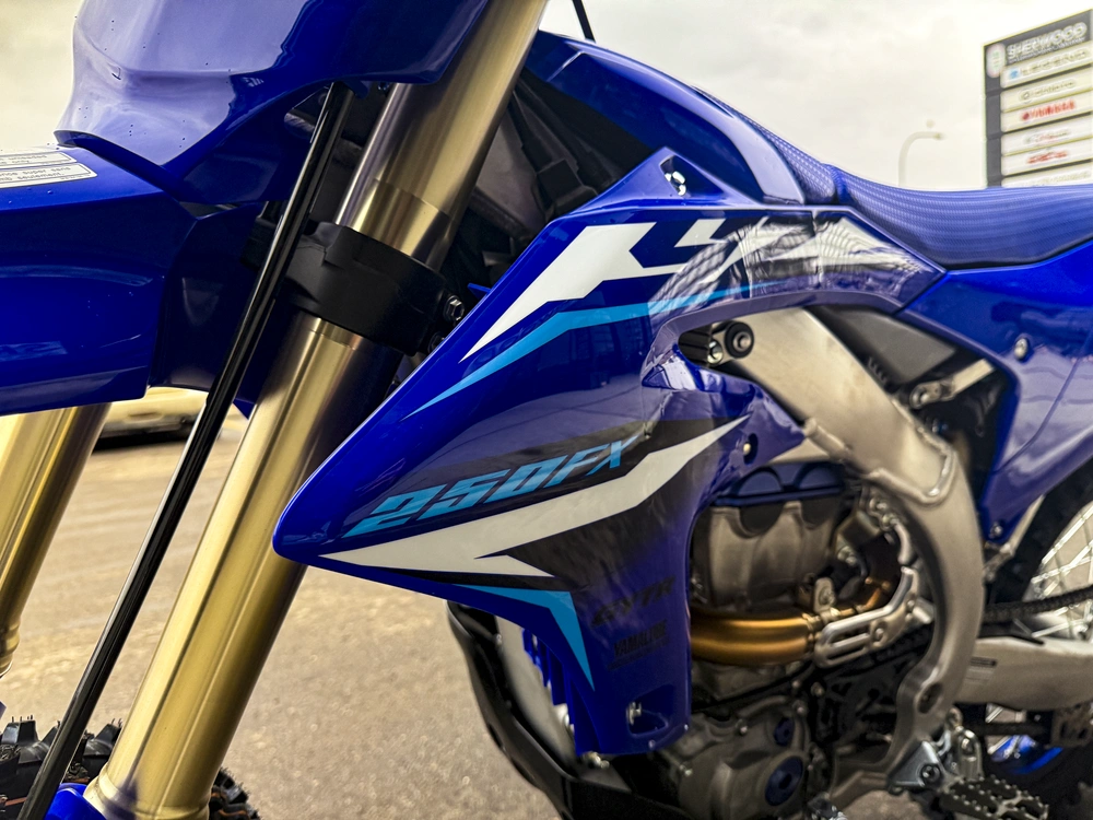 2026 Yamaha Yz250fx alt