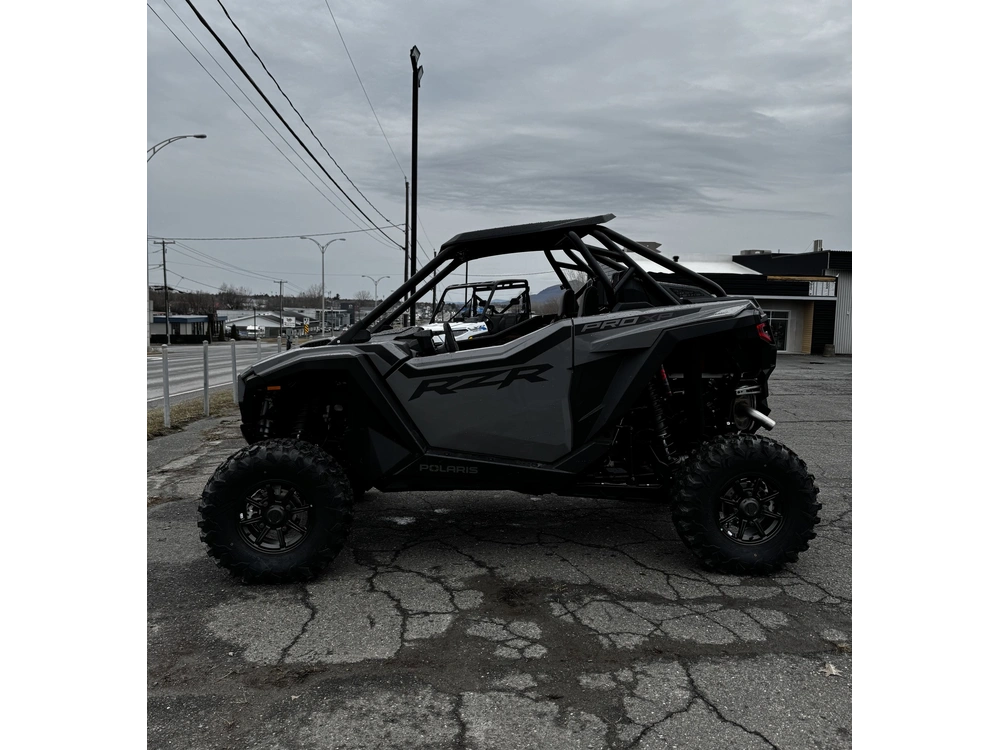 Polaris Rzr Pro Xp Ultimate 2026 alt