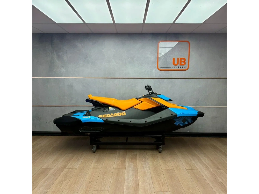 2026 Sea-doo Spark Trixx 3up Gulfstream Blue / Orange Crush alt