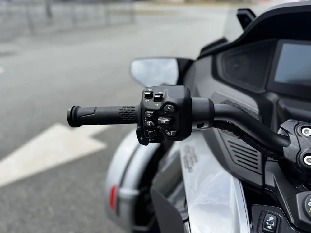 Can-am Rt Limited 2025 alt