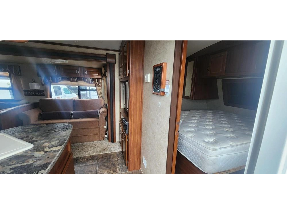 Cougar 31sbq 2013 alt