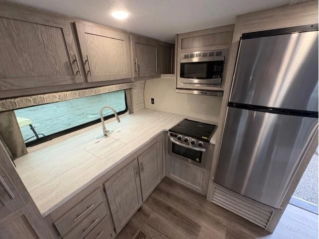 2023 Coachmen Catalina Legacy 263fkdsle alt