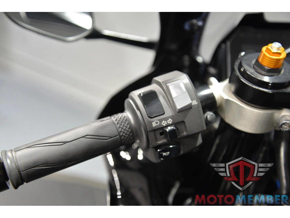 2025 Yamaha Yzf-r7 alt