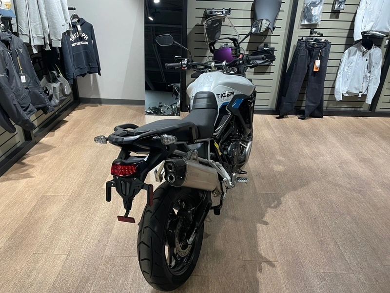 2026 Triumph Tiger 900 Alpine Edition - Snowdonia White alt