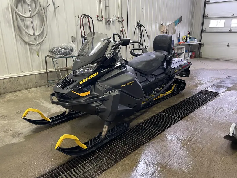 Ski-Doo Tundra LE 600 EFI 2025