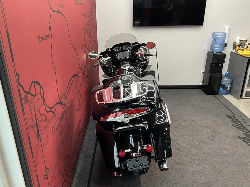 Indian Motorcycle Pursuit Limited 2024 alt